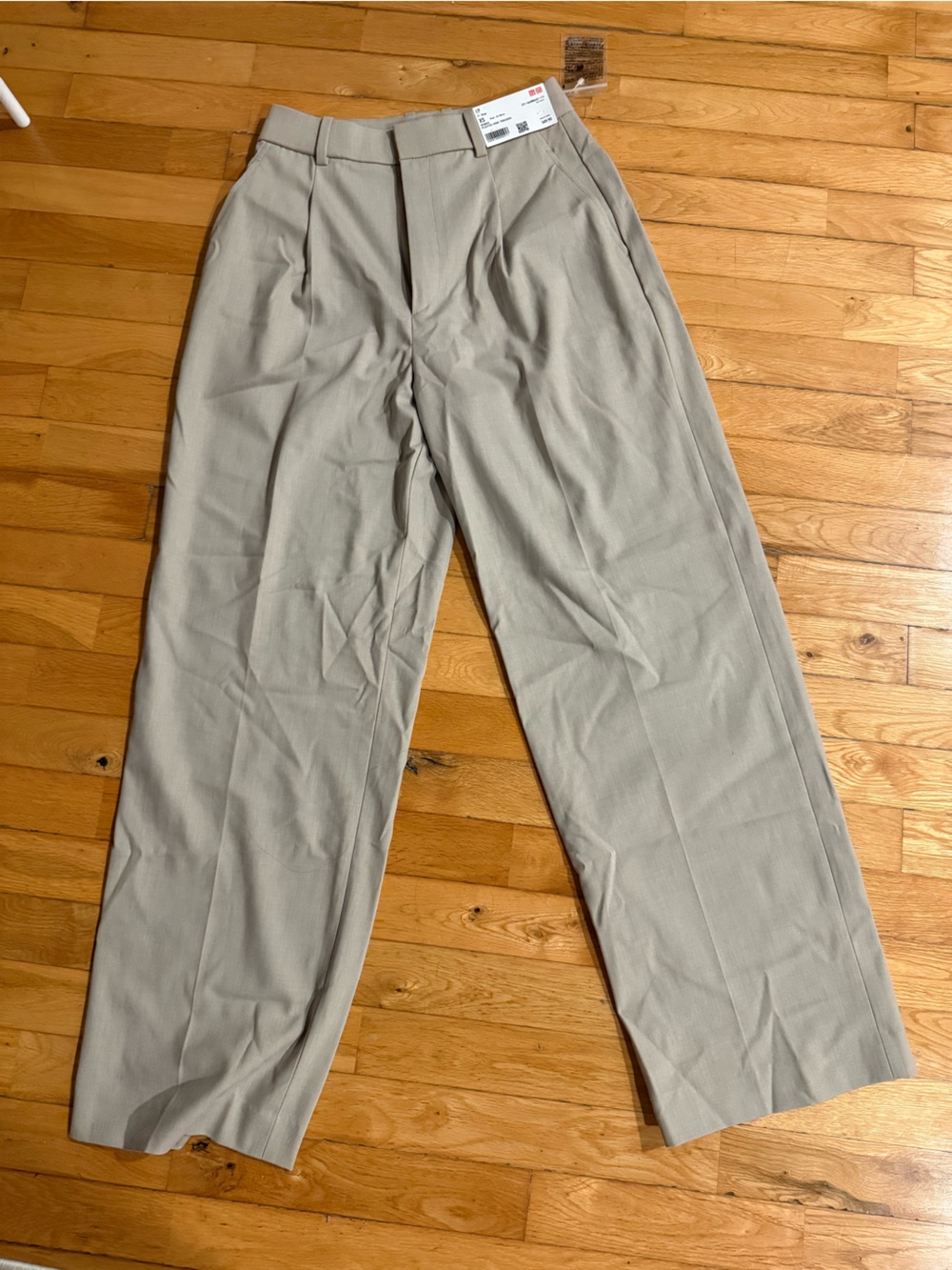 NWT Uniqlo Women Pleated Wide Trousers in Beige